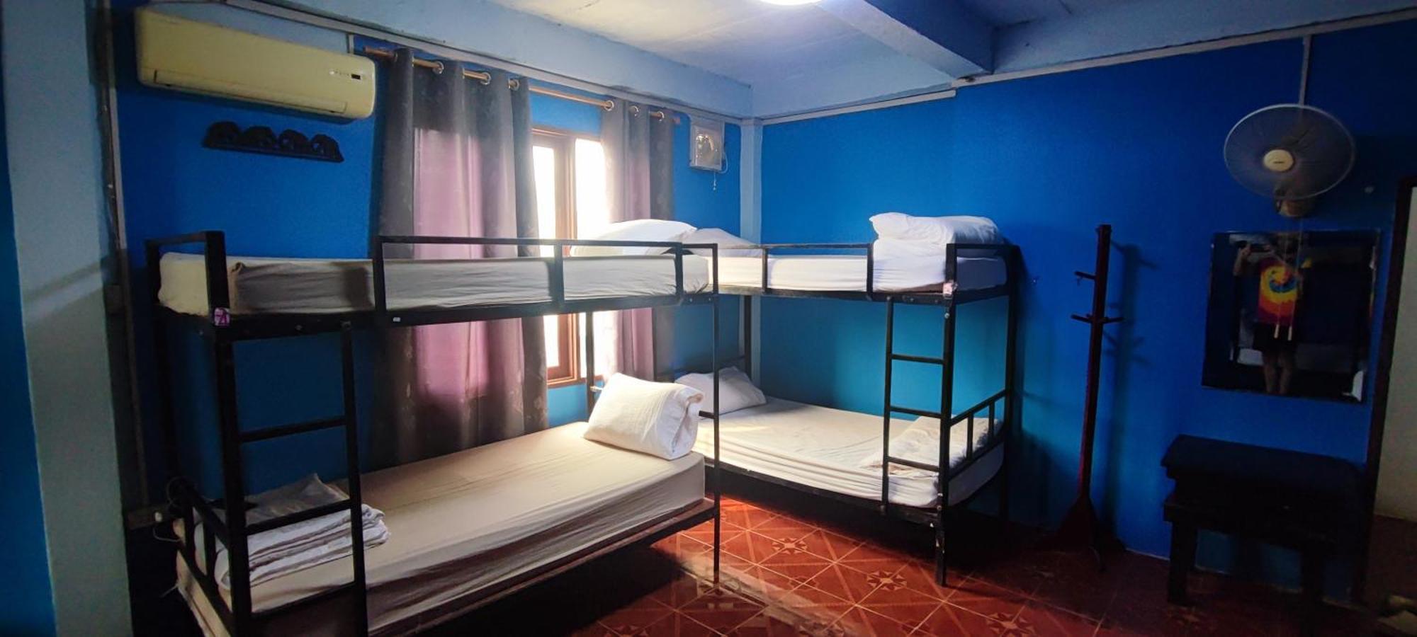 Blue Sunset Hostel Vang Vieng Værelse billede